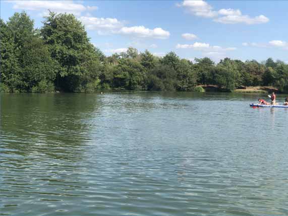 Découvrez le stand-up paddles au Domaine du Houssay